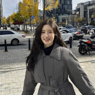 安乃安 郑彩妍同款 风衣款 鹅绒羽绒服女明星同款 冬外套 长款 ON＆ON