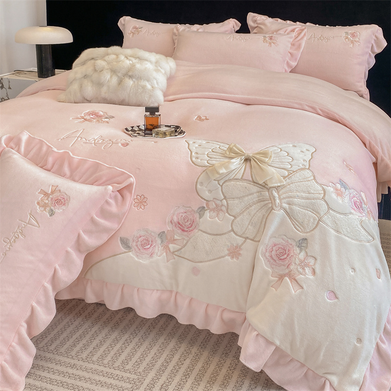 2025新款公主风贴布刺绣花A类牛奶绒四件套双面加绒被套秋冬床单