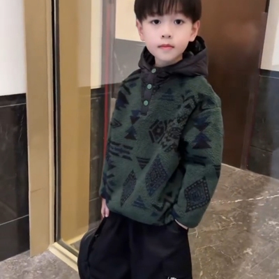 男童春秋款摇粒绒连帽卫衣外套