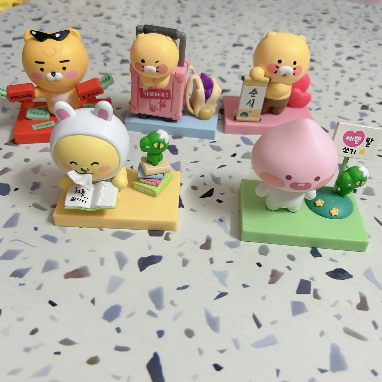 KAKAO FRIENDS狮子发财枪春植生活玩偶潮玩盲盒摆件手办（无盒卡