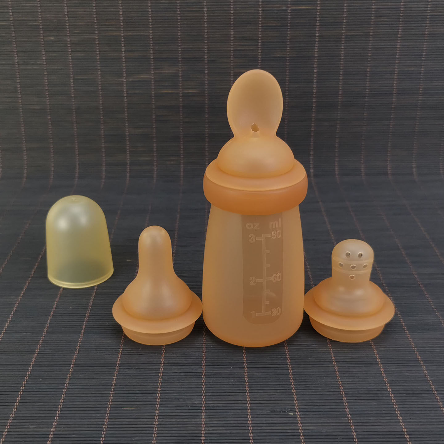 婴儿食品级硅胶辅食器一瓶三用宝宝喂水喂米糊果蔬果泥餐具可挤压