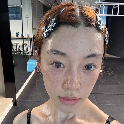 甜酷gril黑色皮质时髦辣妹