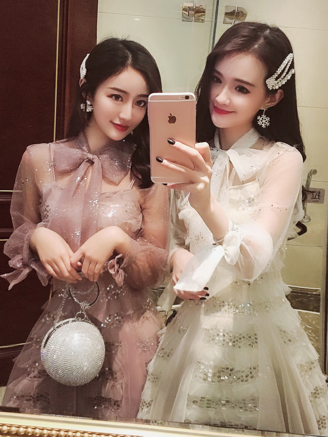 蕾丝连衣裙两件套2019新款夏女装春装网纱亮片吊带很仙气的长裙子