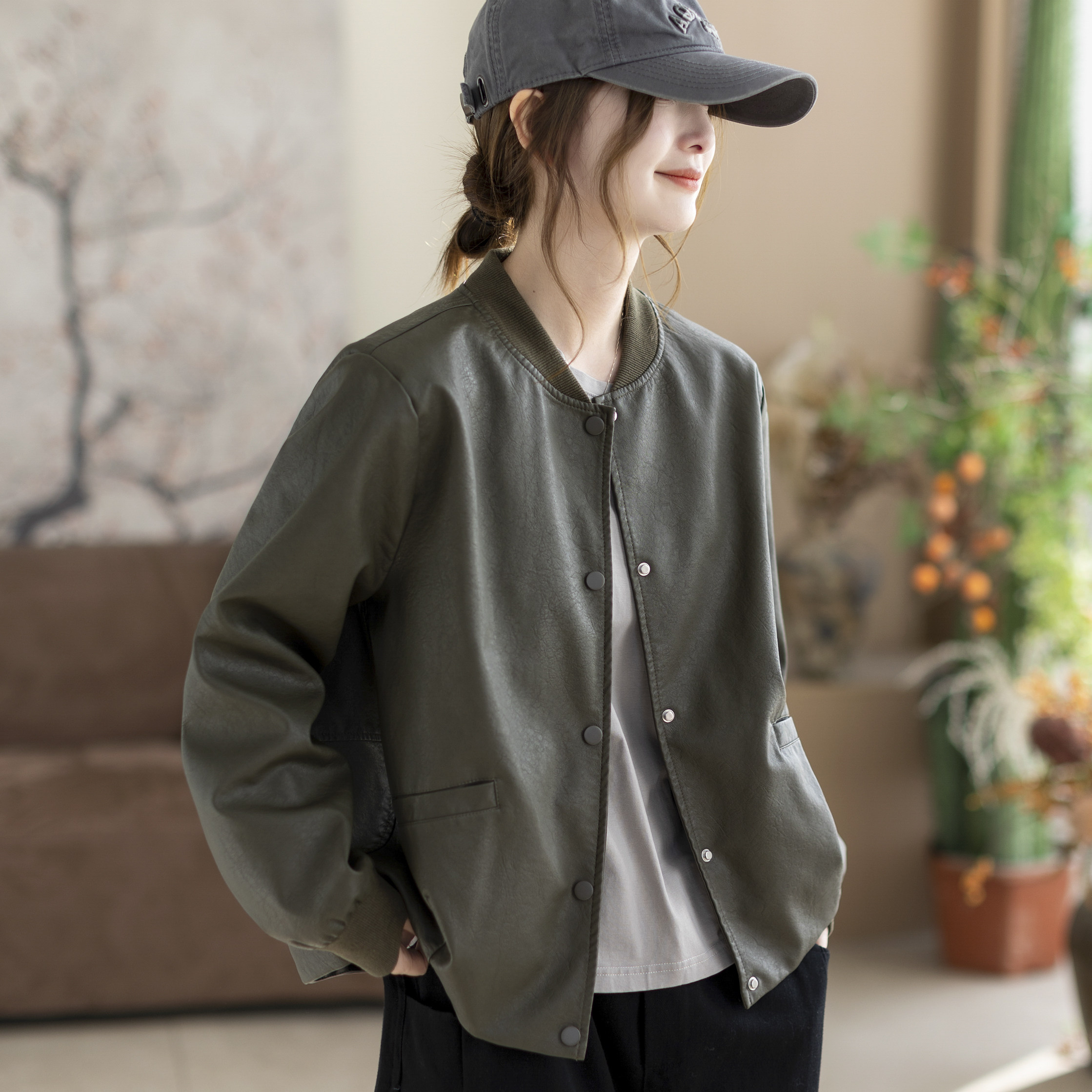 咖咪羽皮衣女春秋新款长袖女士休闲PU皮短款圆领文艺纯色女装上衣