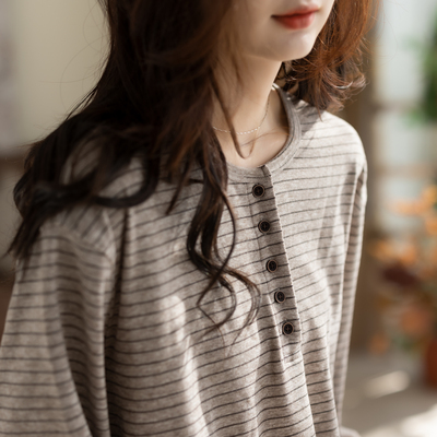 2025新款秋冬磨毛女士文艺圆领休闲棉质条纹好看女装上衣打底衫女