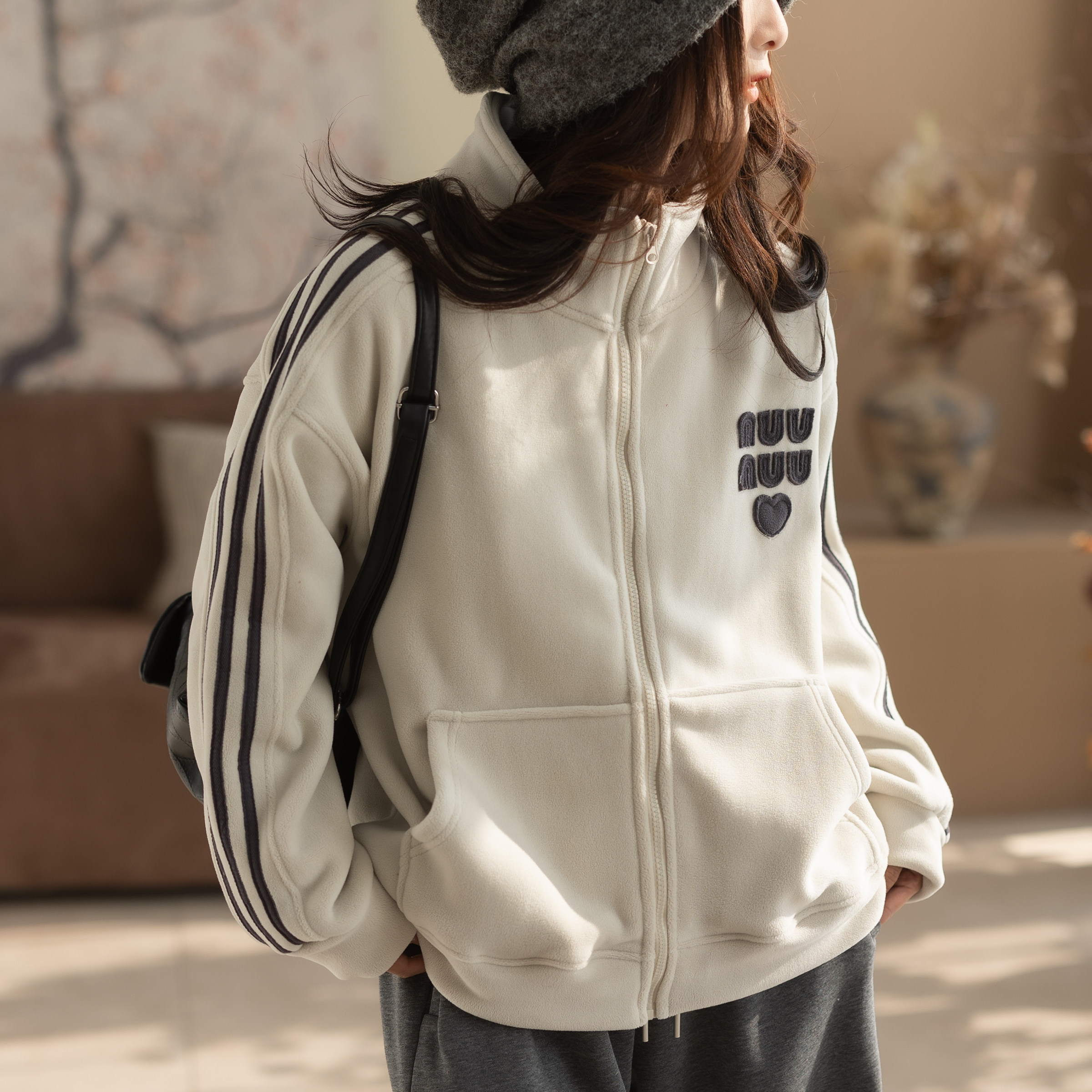 咖咪羽外套女秋冬2025新款文艺休闲宽松流行好看复古通勤女装上衣