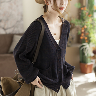 咖咪羽针织外套女春秋新款复古女士纯色通勤流行V领气质显瘦女装