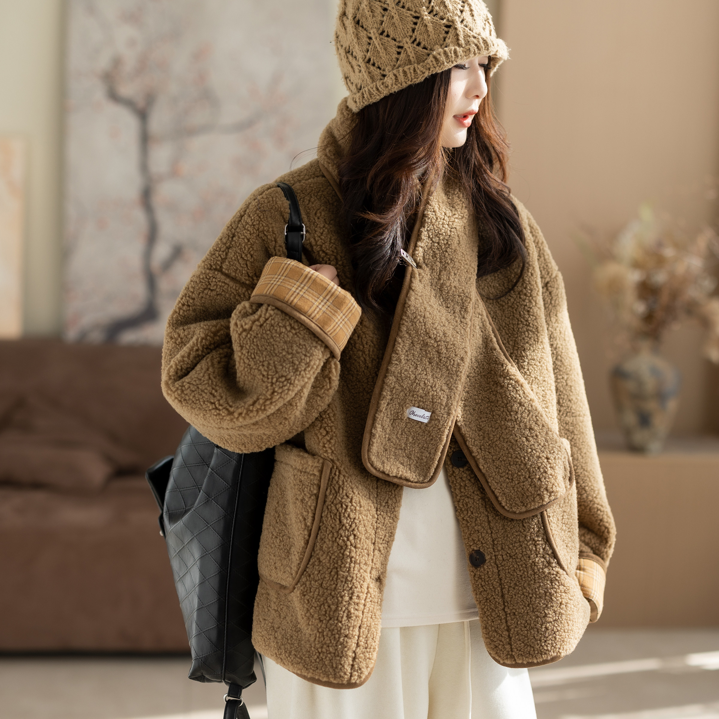 咖咪羽外套女冬装2025新款仿羊羔毛流行宽松加厚气质简约女装上衣