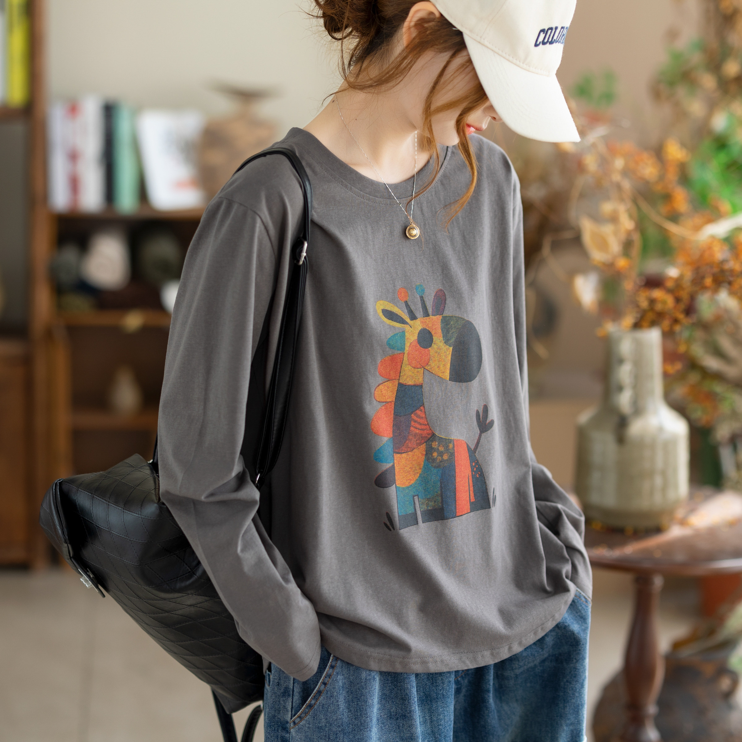 咖咪羽春秋新款复古拼色长颈鹿印花长袖T恤女宽松百搭内搭打底衫