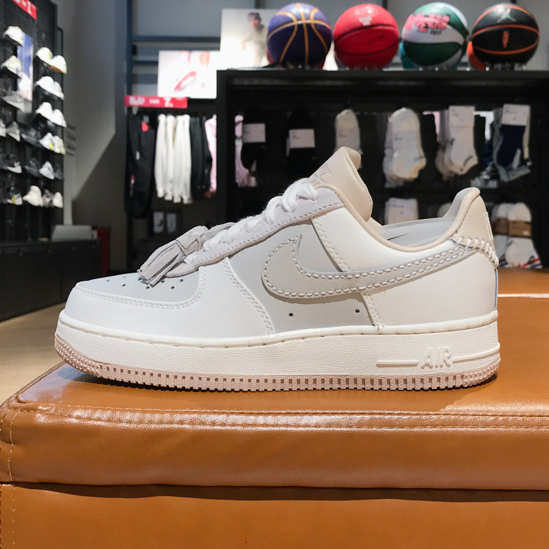 耐克女鞋2025春新款AF1小流苏配饰百搭空军一号运动鞋 HV1813-001