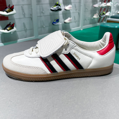 阿迪达斯男女经典运动鞋