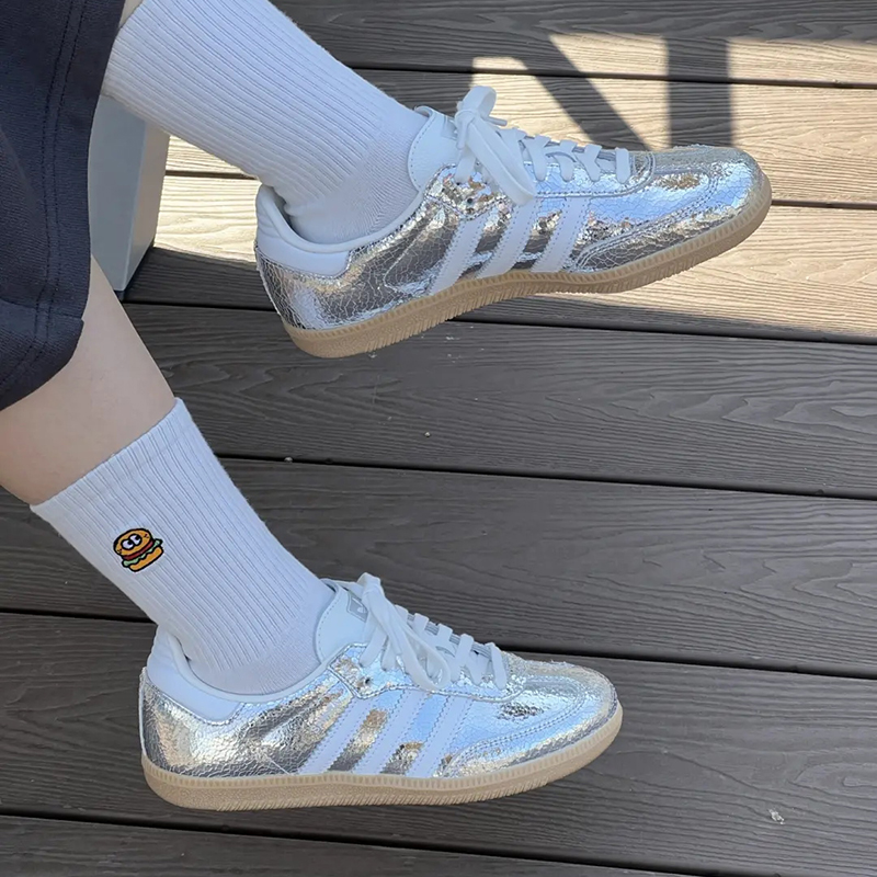 阿迪达斯女子经典运动T头鞋