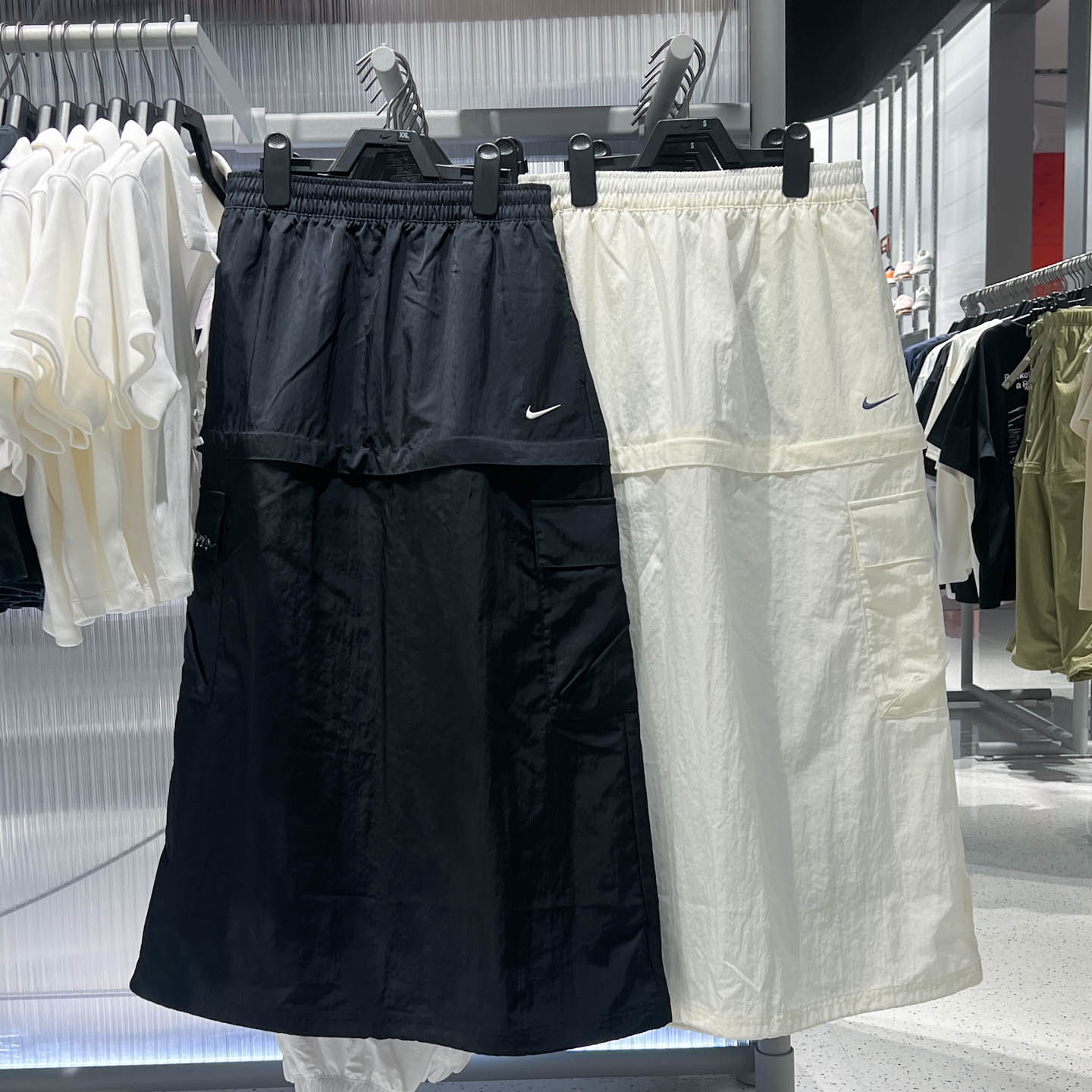 Nike耐克女子拒水梭织中长半身裙