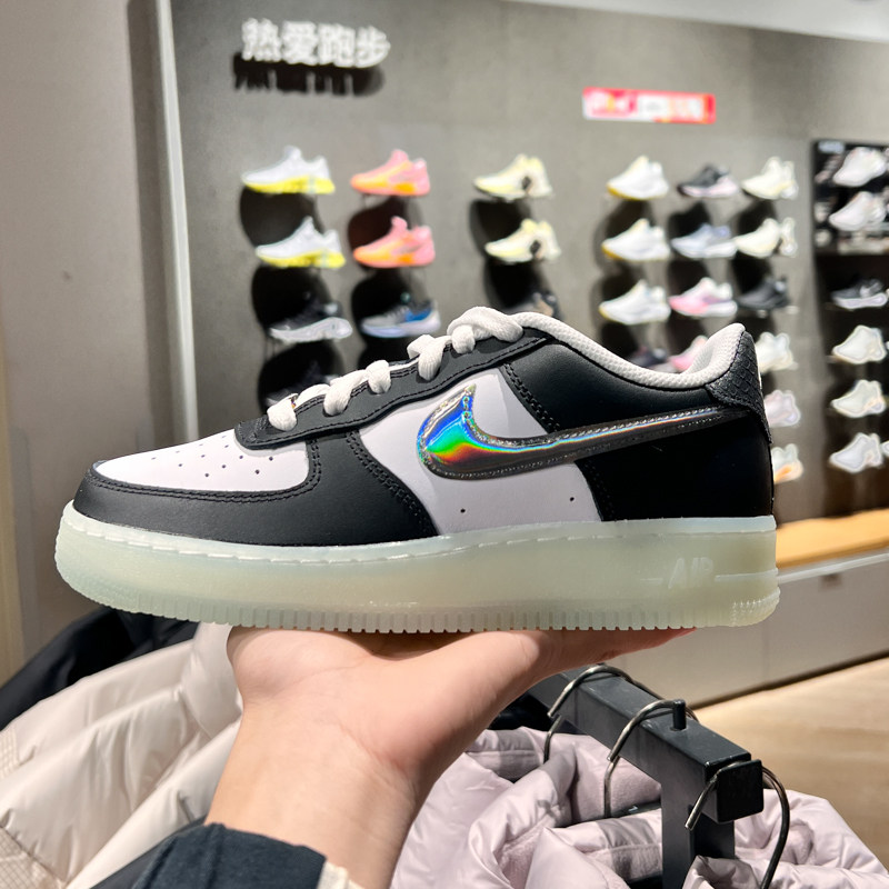 Nike/耐克黑白配色果冻底休闲鞋