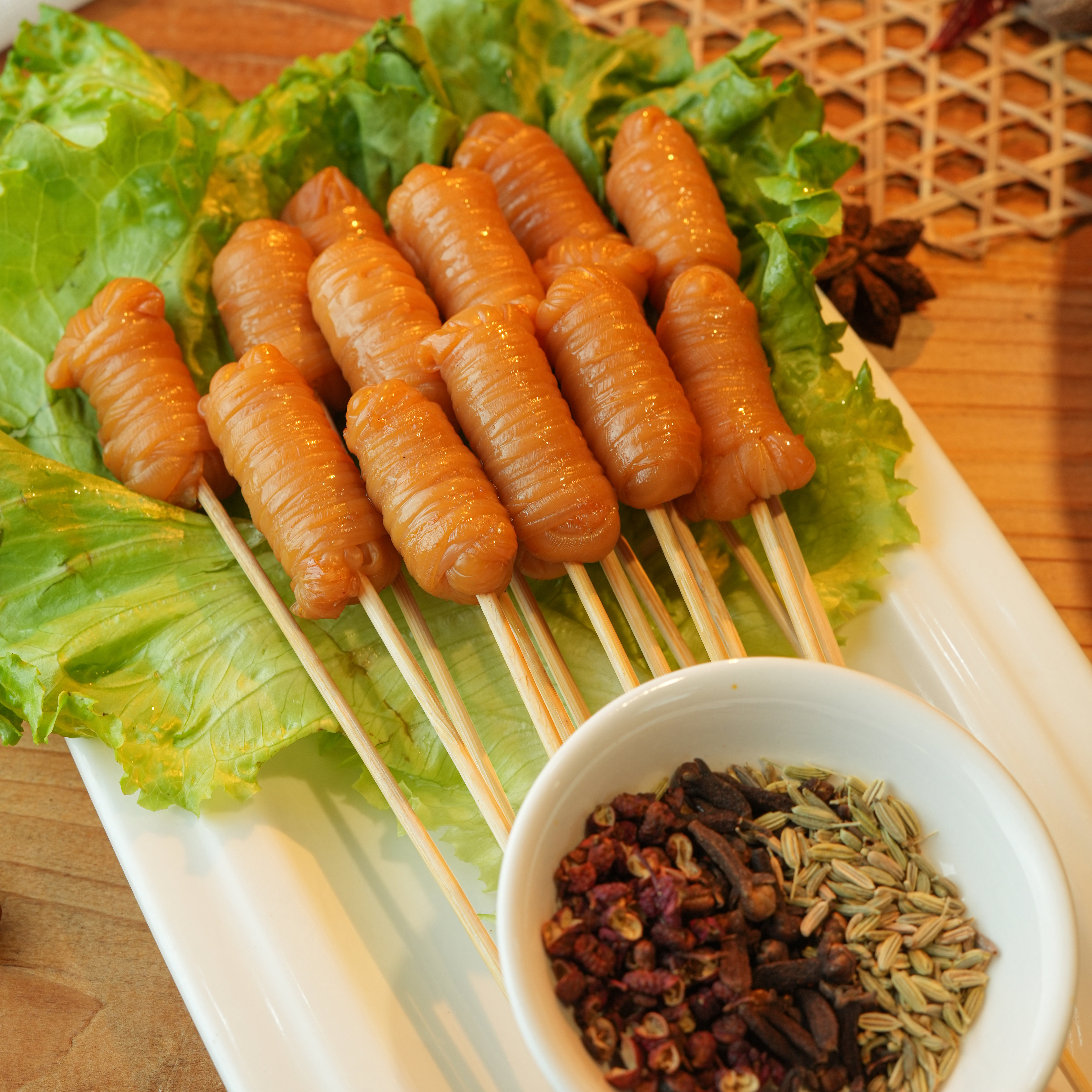 冒节子肥肠火锅商用食材九分熟