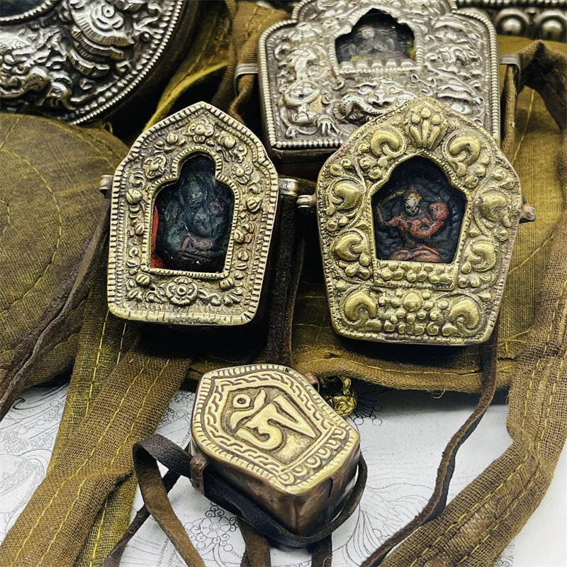 西藏吉祥8宝纯铜嘎乌盒擦擦挂件复古民族风配佛像尼泊尔手工用品