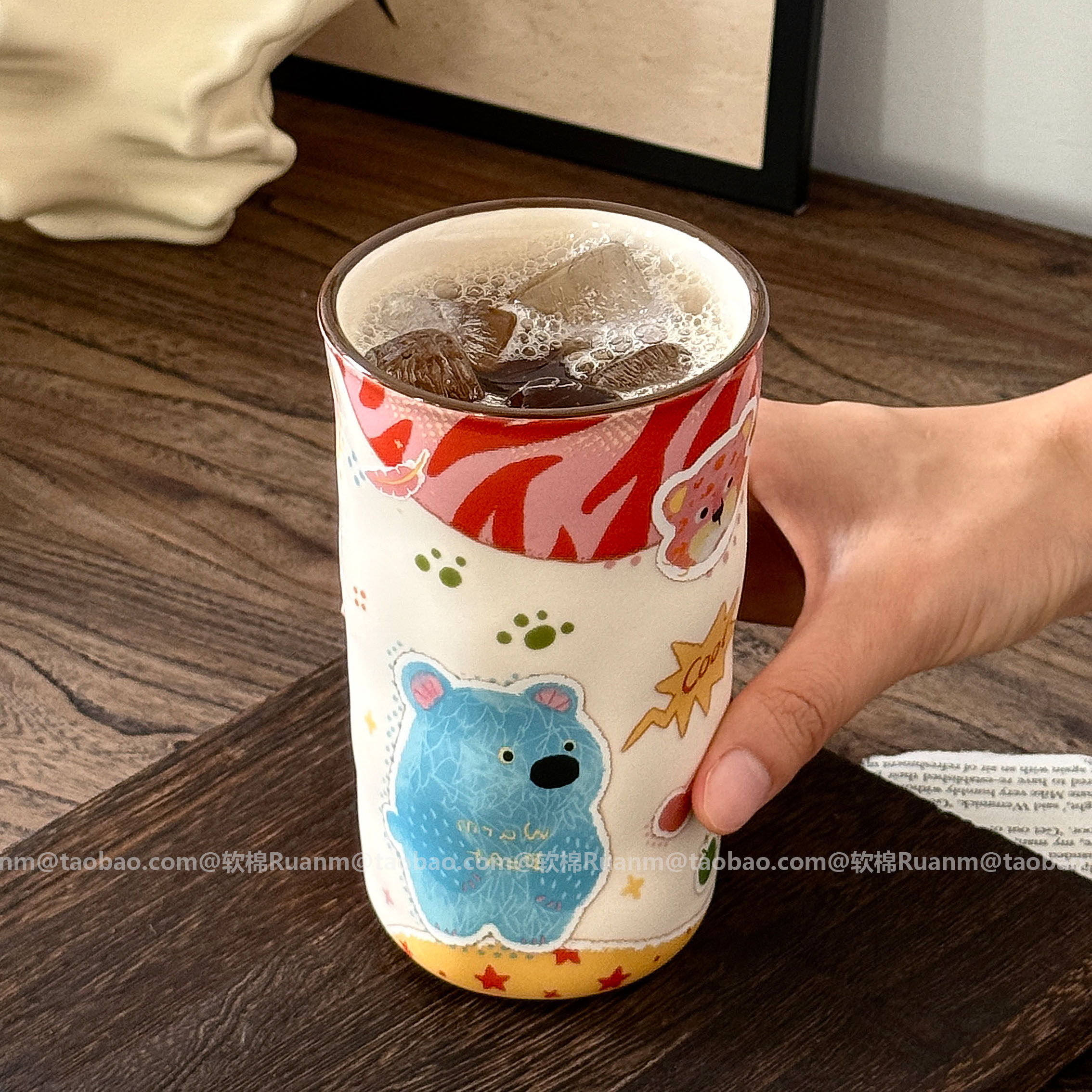 手握杯家用喝水杯子咖啡杯