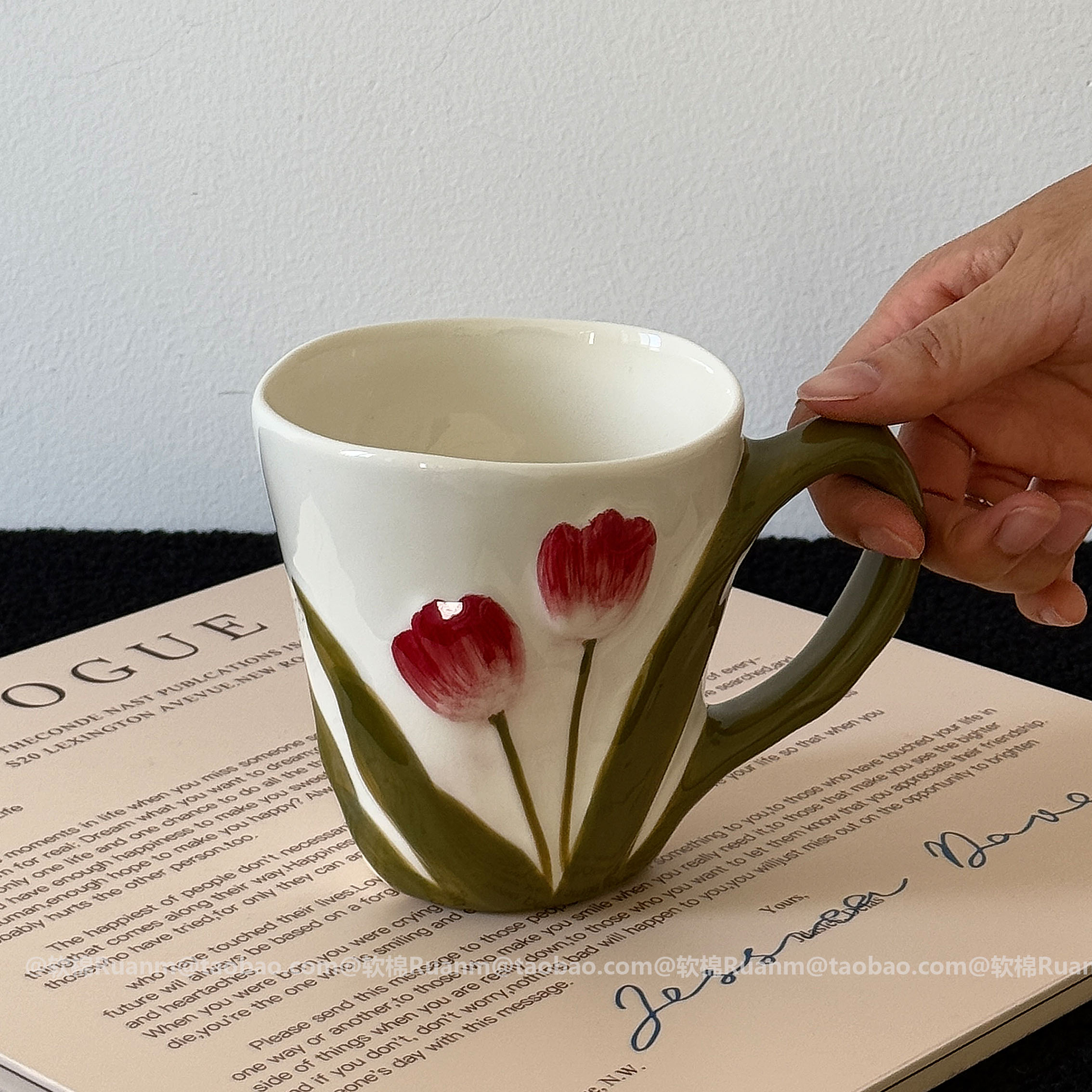 复古浮雕手绘绿叶郁金香马克杯