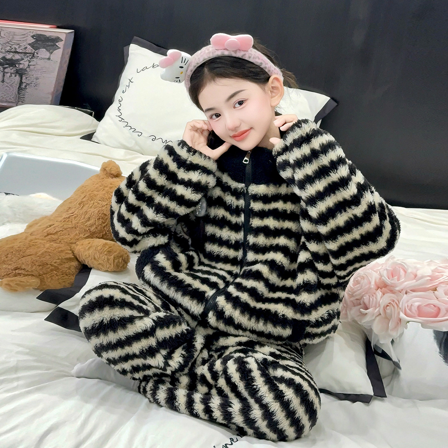 女童冬季新款条纹法兰绒家居服套装拉链立领可外穿中大童宽松睡衣，童装家居服（睡衣），摩比熊