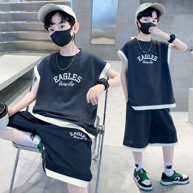 新款儿童夏季男童无袖套装休闲夏款中大童字母印花背心两件套，童装休闲套装，摩比熊