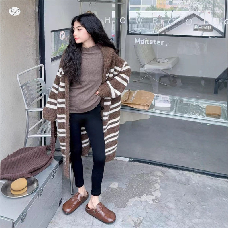 女童加厚长款毛衣开衫秋冬新款中大童慵懒风条纹针织外套韩系，童装毛衣，摩比熊