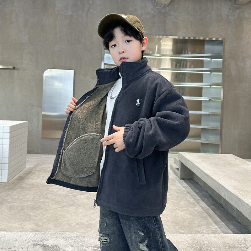 男大童秋冬摇粒绒加厚外套新款儿童装男孩冬季酷帅加绒衣服潮，童装外套，摩比熊
