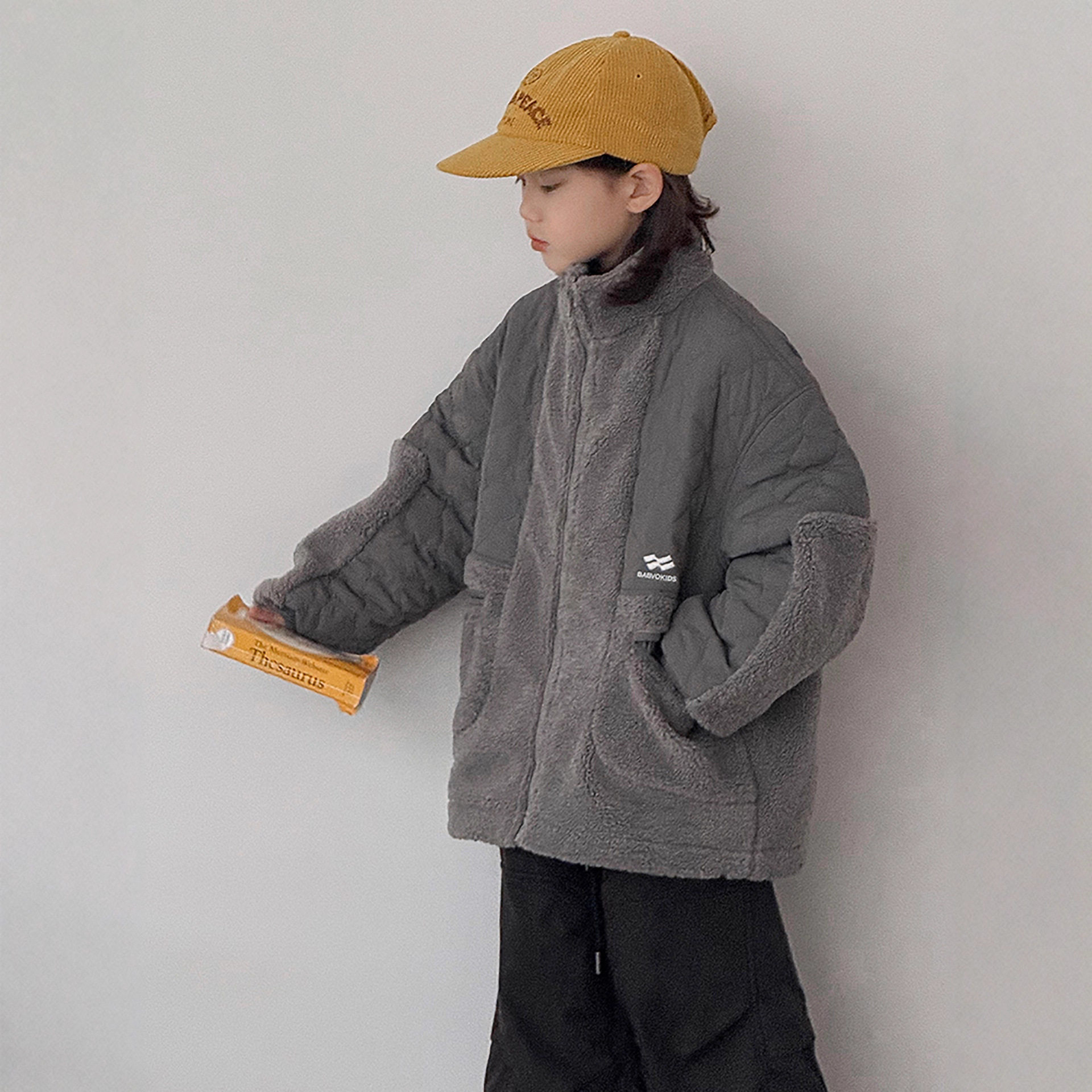 男童羊羔绒外套新款儿童装冬季夹棉加厚毛毛衣大童男孩冬装潮，童装外套，摩比熊