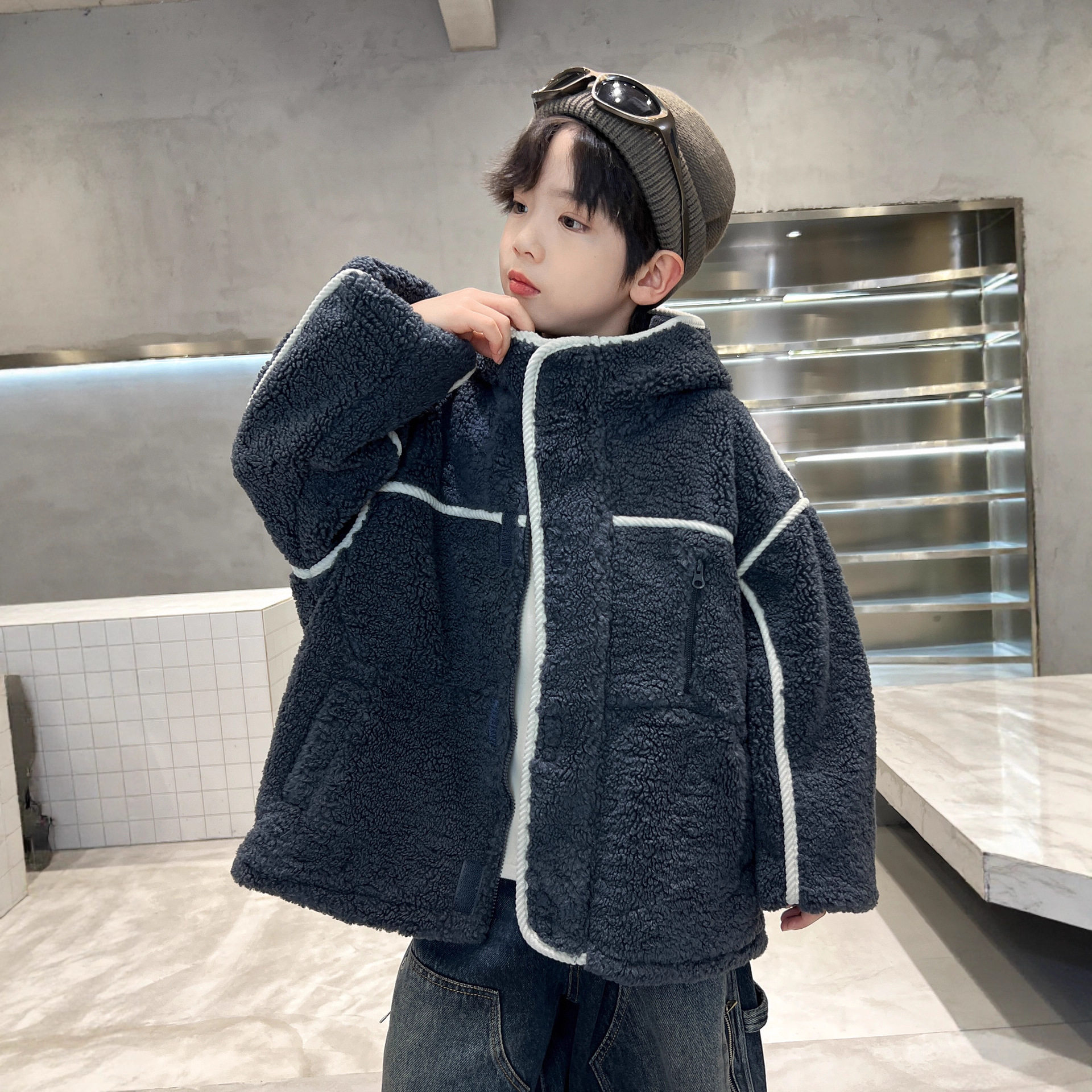 男童加厚羊羔绒外套秋冬季新款儿童夹棉中大童毛毛衣潮酷冬装，童装外套，摩比熊