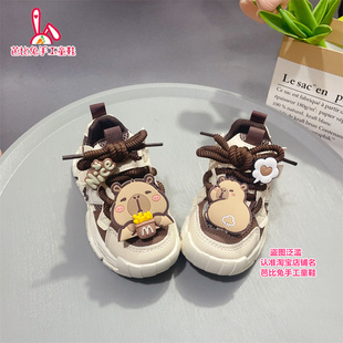 新款卡皮巴拉秋冬童鞋新款运动鞋卡通休闲超软防滑加绒百搭跑鞋