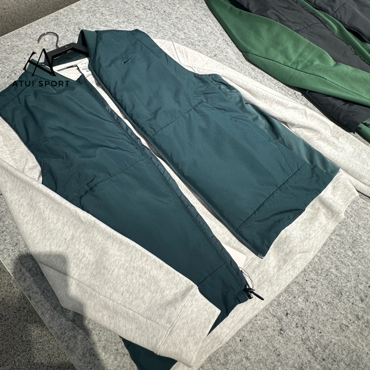 正品Nike耐克 Therma-FIT男子保暖跑步训练马甲棉背心 FB7554-328