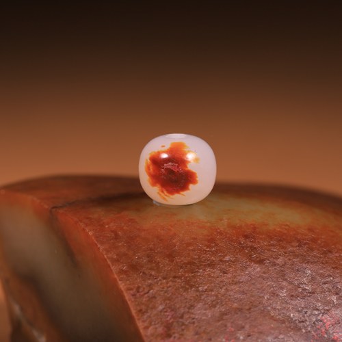 9mm白玉老型珠新疆和田玉籽料红皮珠子散珠吊坠天然玉石挂件配饰