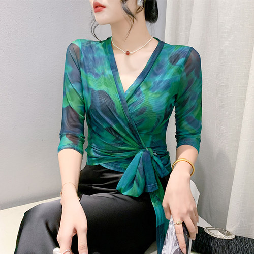 欧货小衫女2024秋装新款性感V领系带中袖T恤气质印花网纱收腰上衣