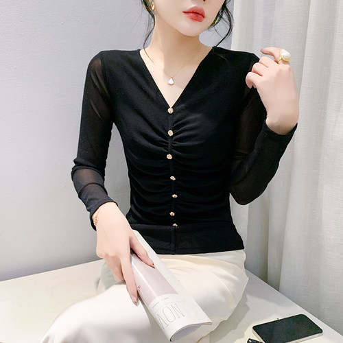 秋装欧货性感V领T恤女长袖洋派抽褶网纱上衣紧身内搭黑色打底小衫