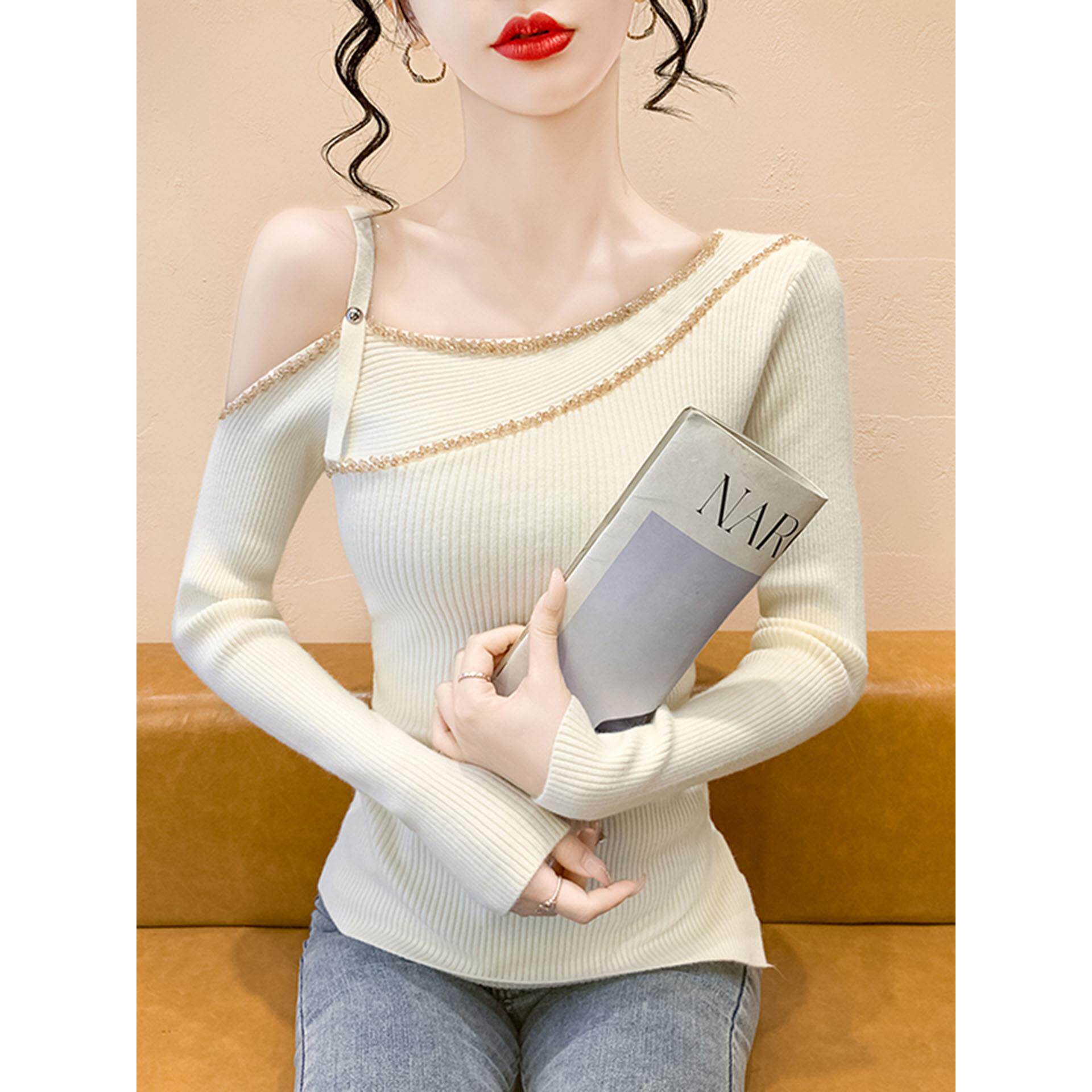 不规则开叉斜领露肩针织打底衫女秋冬2025新款修身内搭上衣可外穿,女装/女士精品,毛针织衫,淘宝优惠券,粉丝福利购,淘宝优惠卷