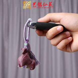 艺铭仙苑血柏木雕唐马流苏穗子手机指环挂件创意配件木质挂饰