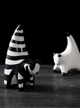 手绘条纹平脸猫陶瓷动物装饰摆件