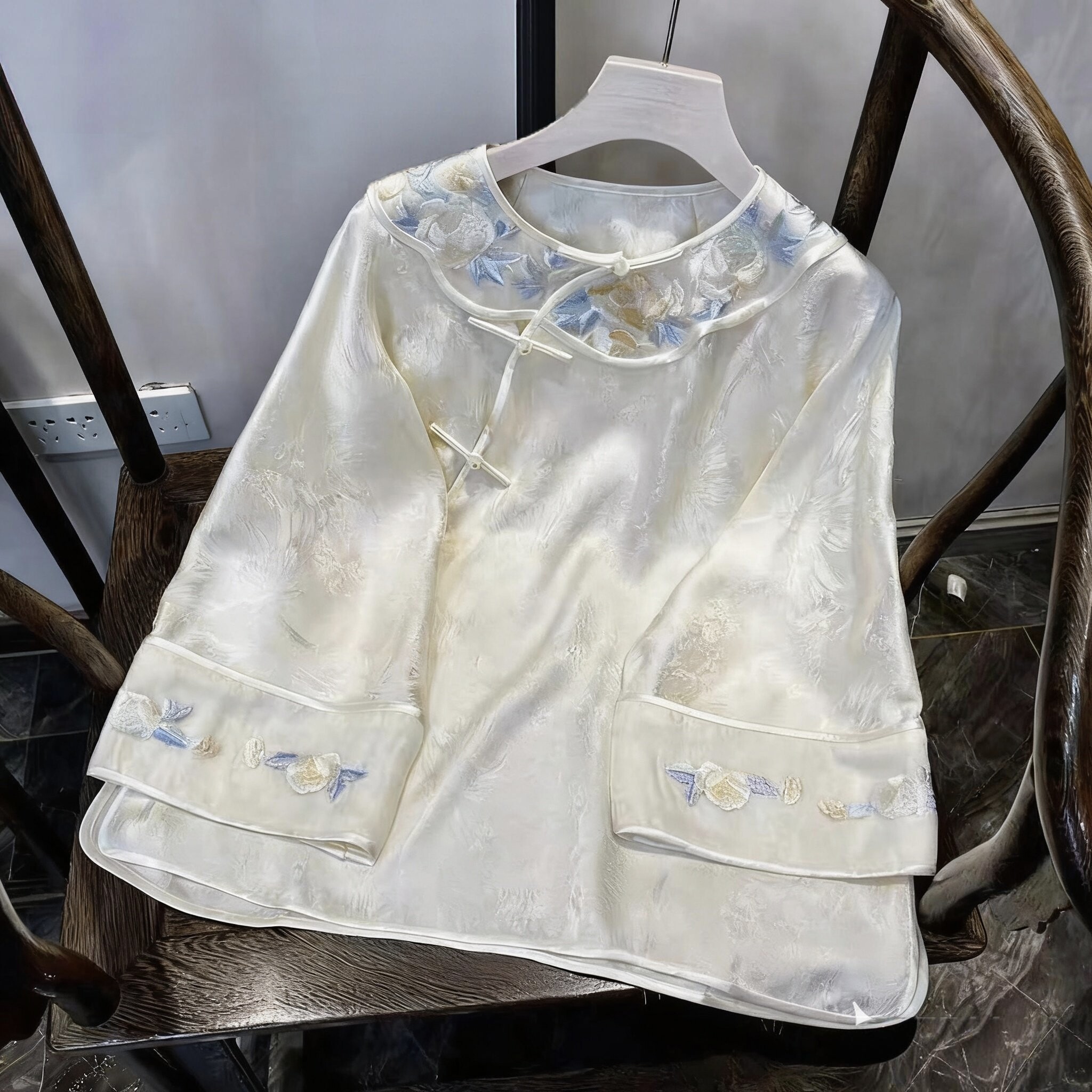 新中式老钱风唐装茶服上衣女春秋复古国风九分袖桑蚕丝提花太太服