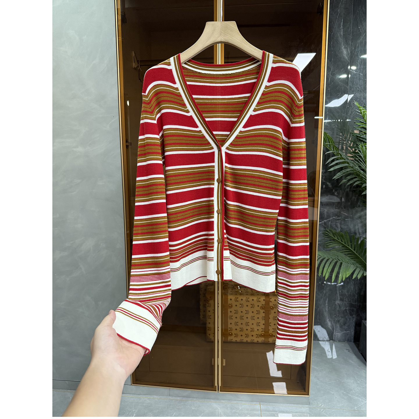 大N货！条纹羊毛V领针织开衫