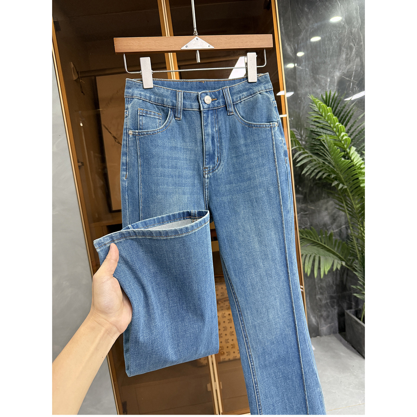 大N货！通勤百搭！微弹牛仔喇叭裤女    M339766~JS