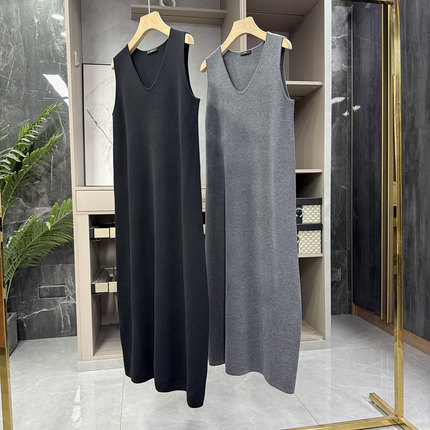 快快试！时尚博主推荐！羊毛V领背心针织连衣裙  H1963~ZY