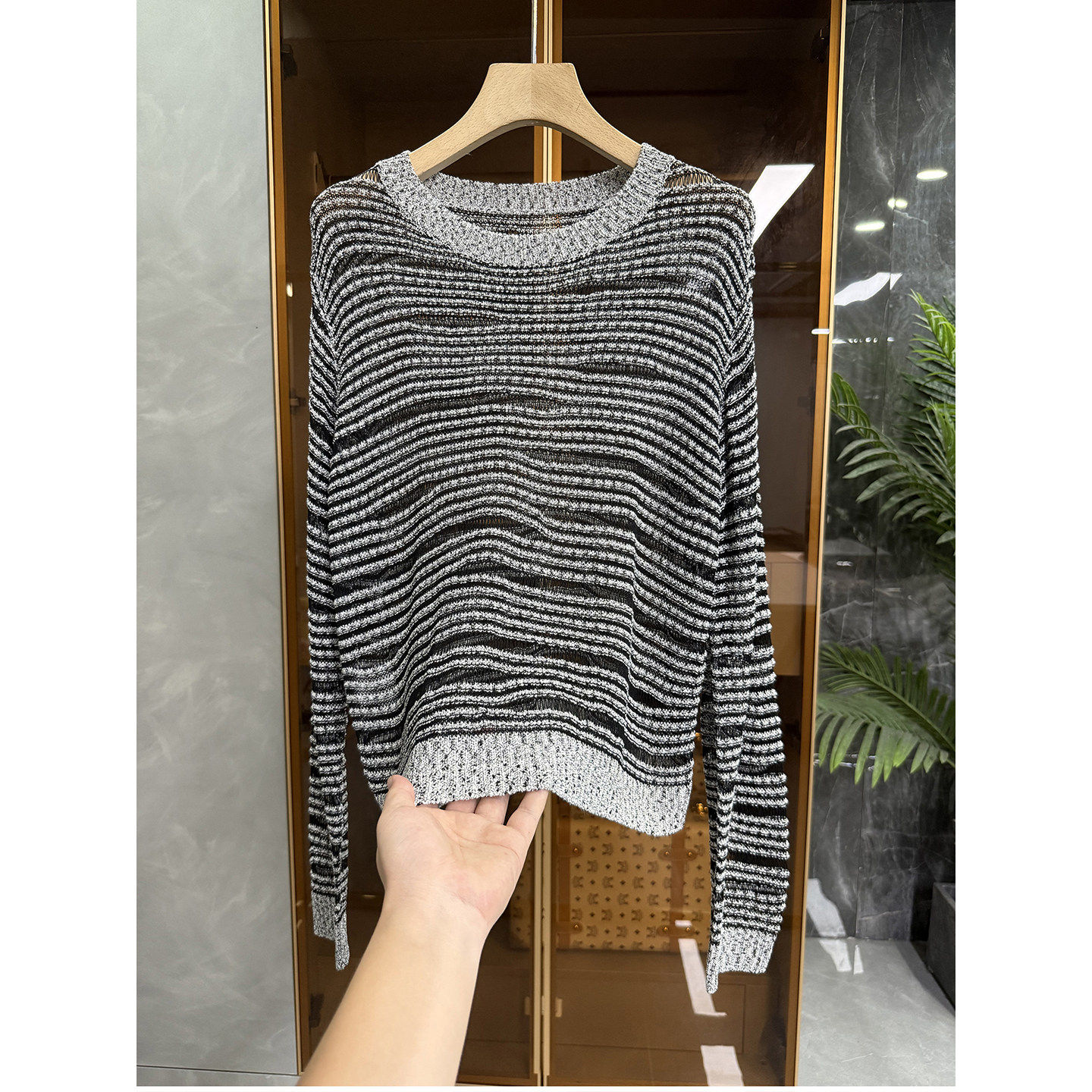 宽松亚麻条纹圆领长针织衫上衣