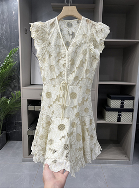 清仓不予退换#4元出！精致！金丝镂空花朵V领无袖连衣裙427L009