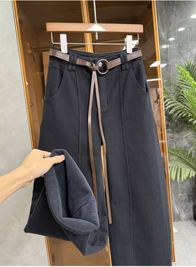 N货！版型质感jue了！加绒中高腰牛仔镰刀裤女    M778133~JS