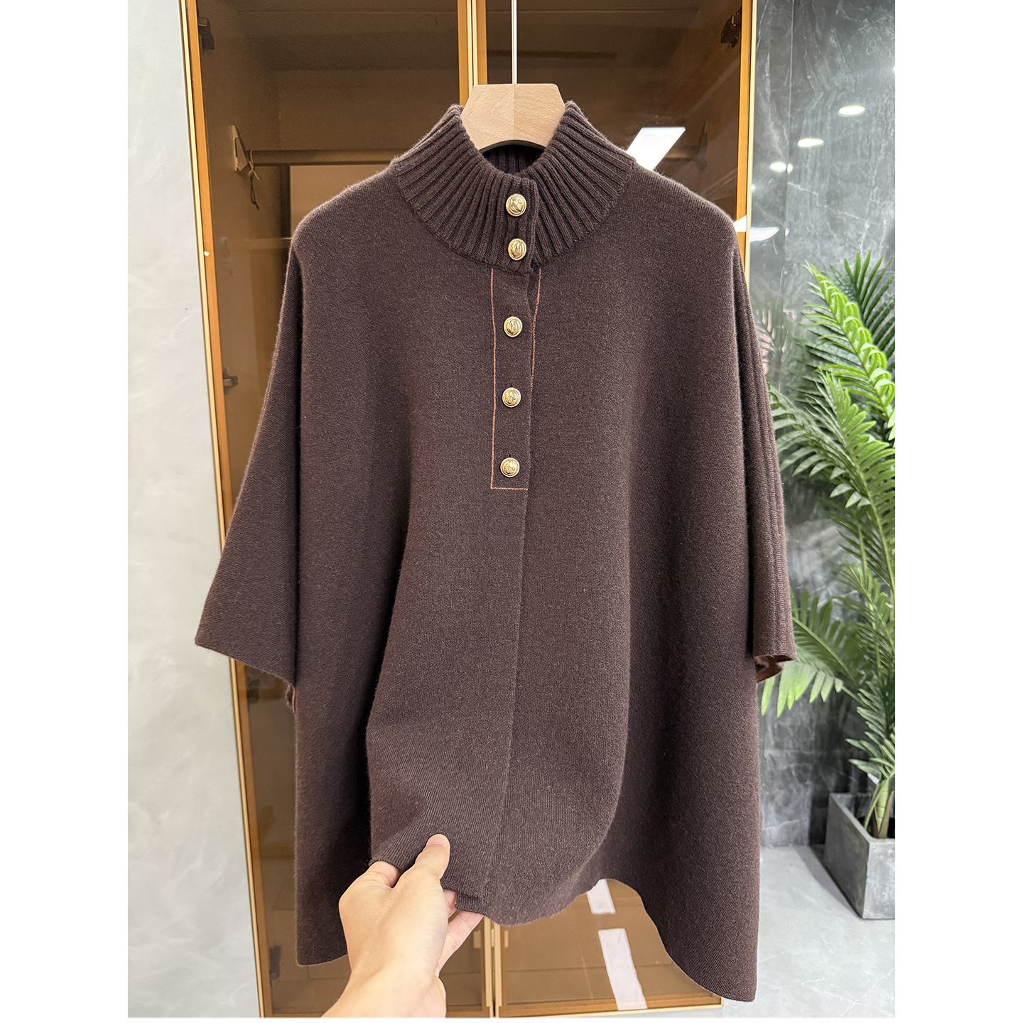 重磅羊绒半高领针织披肩斗篷上衣