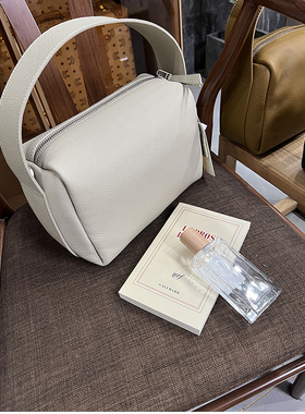 清仓不予退换！厂尖货！头层摔纹牛皮饭盒包手腕斜挎女包93274~JS