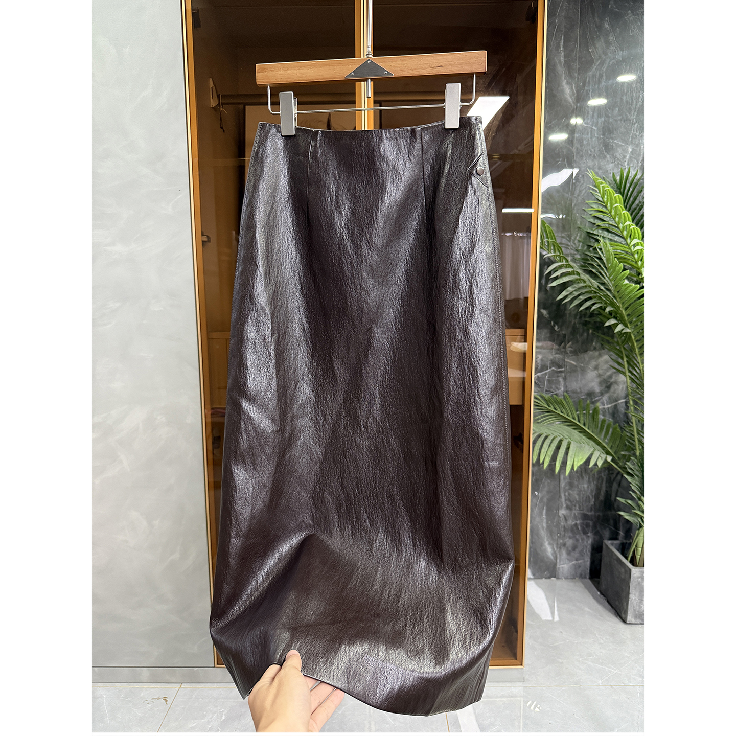 yuan单蛋白皮裙包臀后开衩半身裙