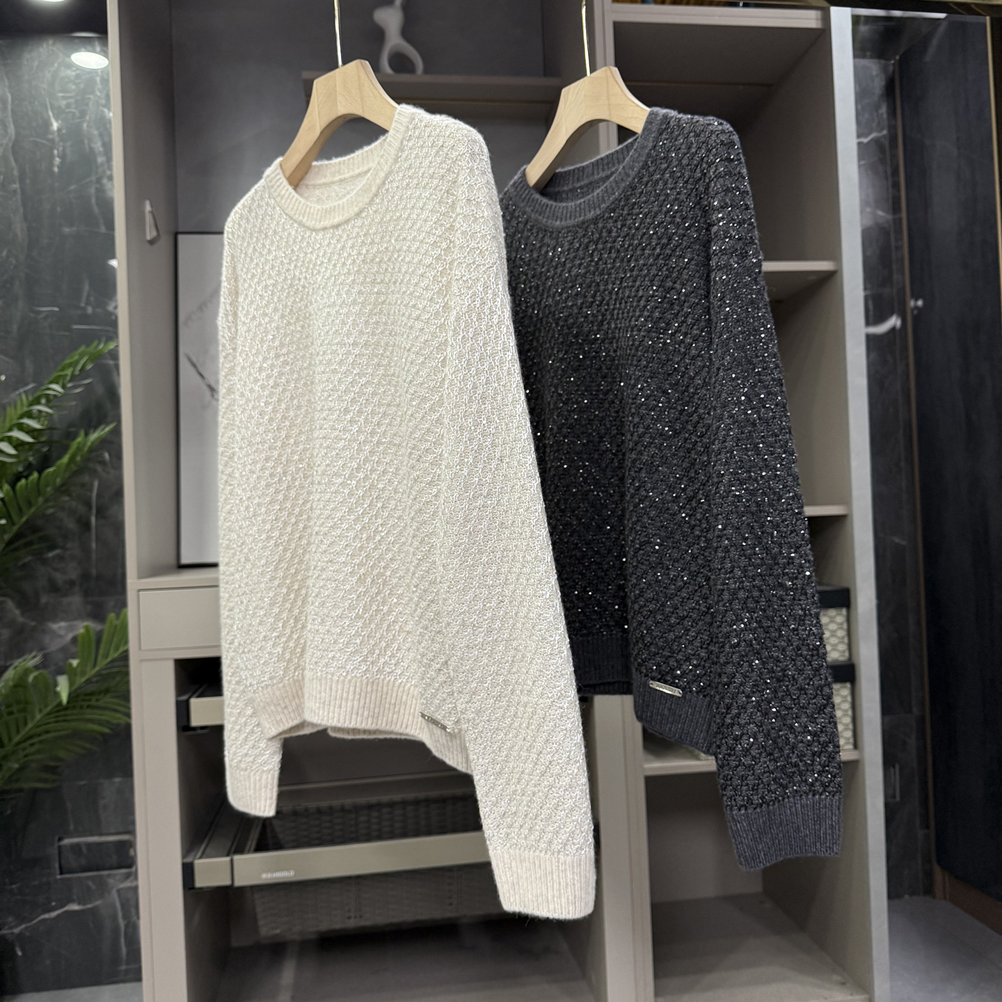 蜂巢肌理亮片羊毛针织圆领毛衣