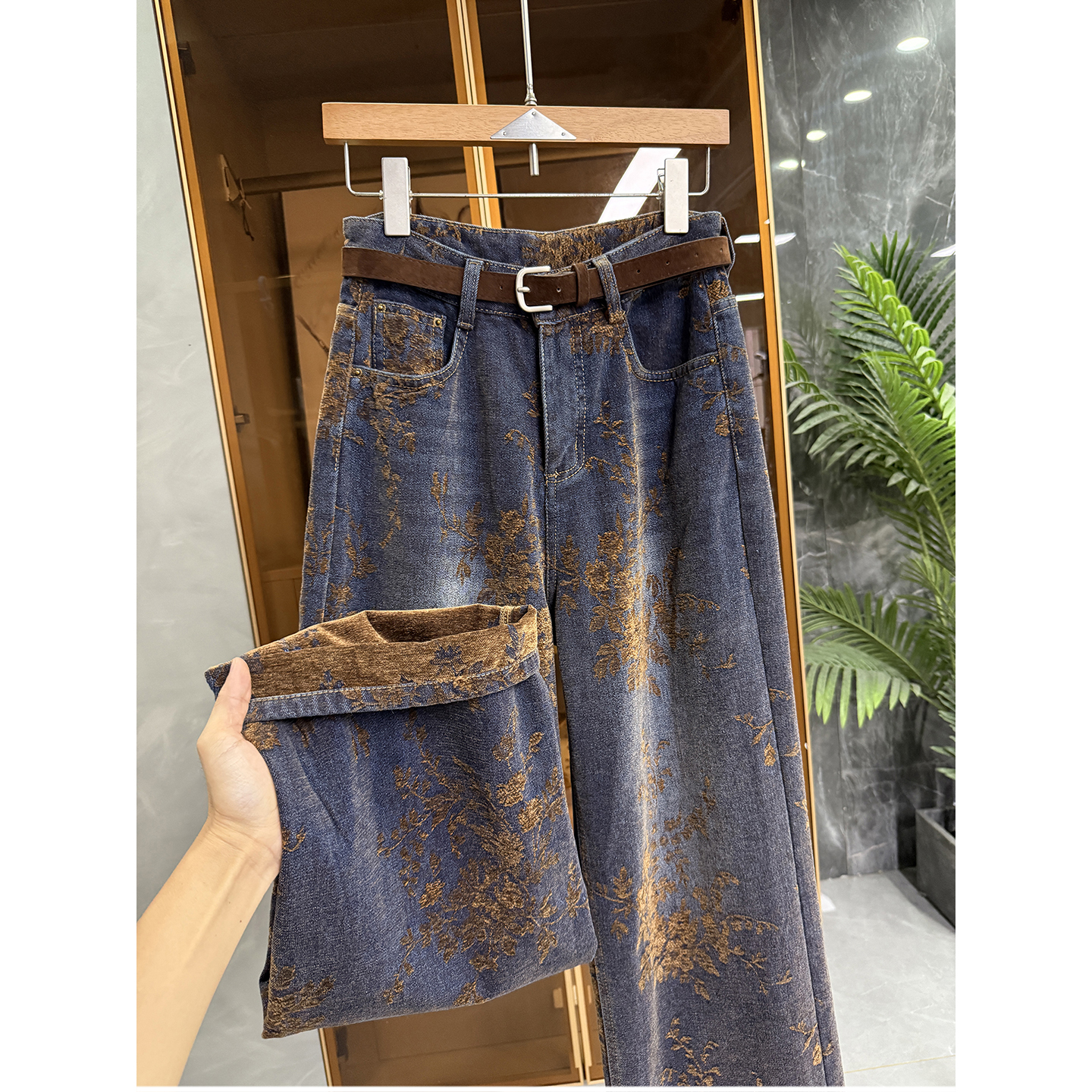 高个子收！藏肉显瘦！提花中高腰牛仔直筒阔腿裤女   M108075~JS