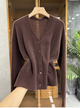 Q货！怎么搭都好看！绵羊毛V领长袖针织开衫女     252167~JS