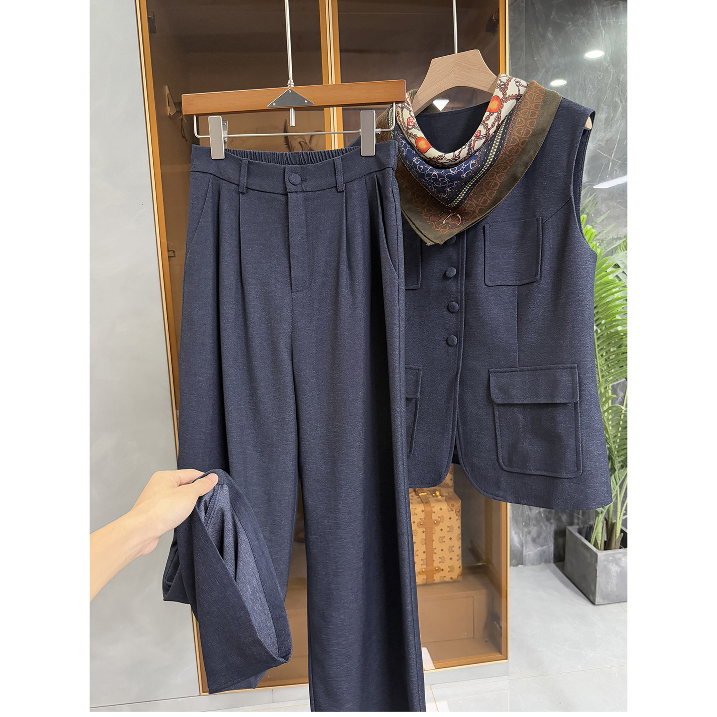 复古披肩西装圆领马甲休闲裤套装